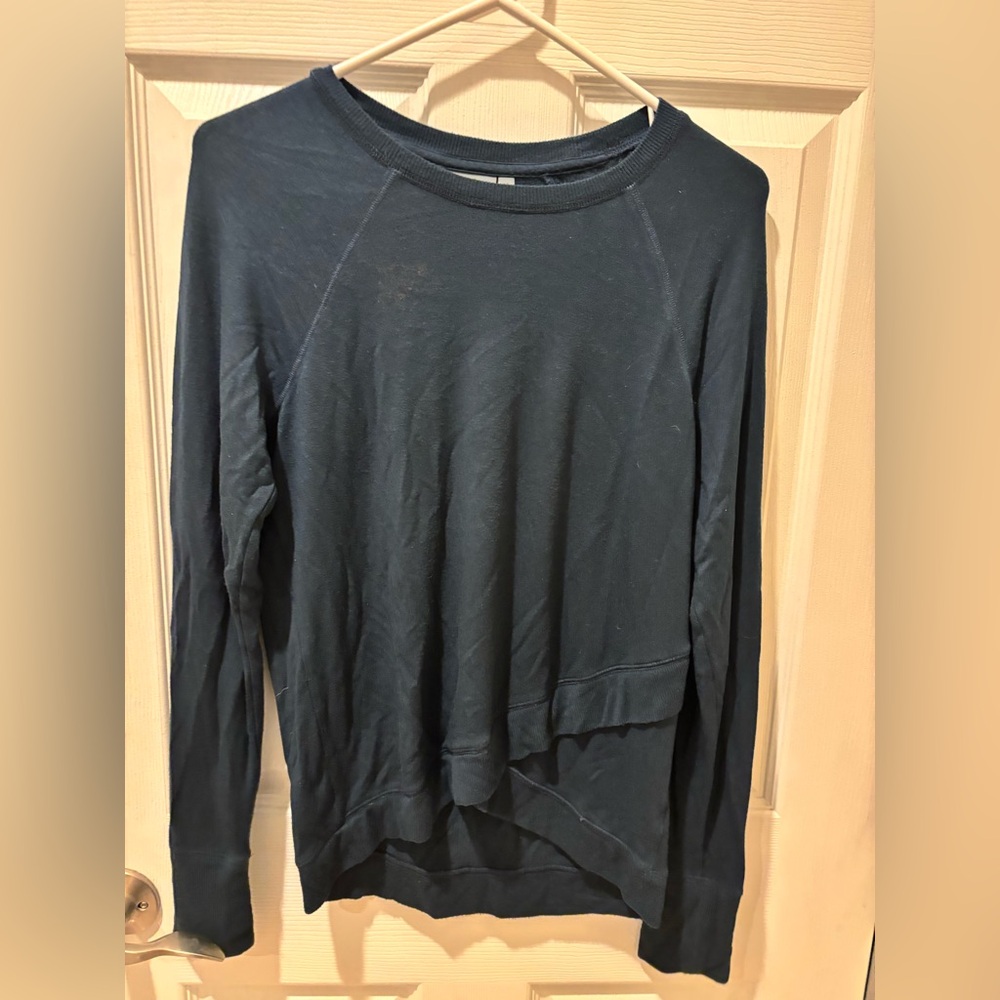 Athleta Navy Blue Long Sleeve Shirt‎